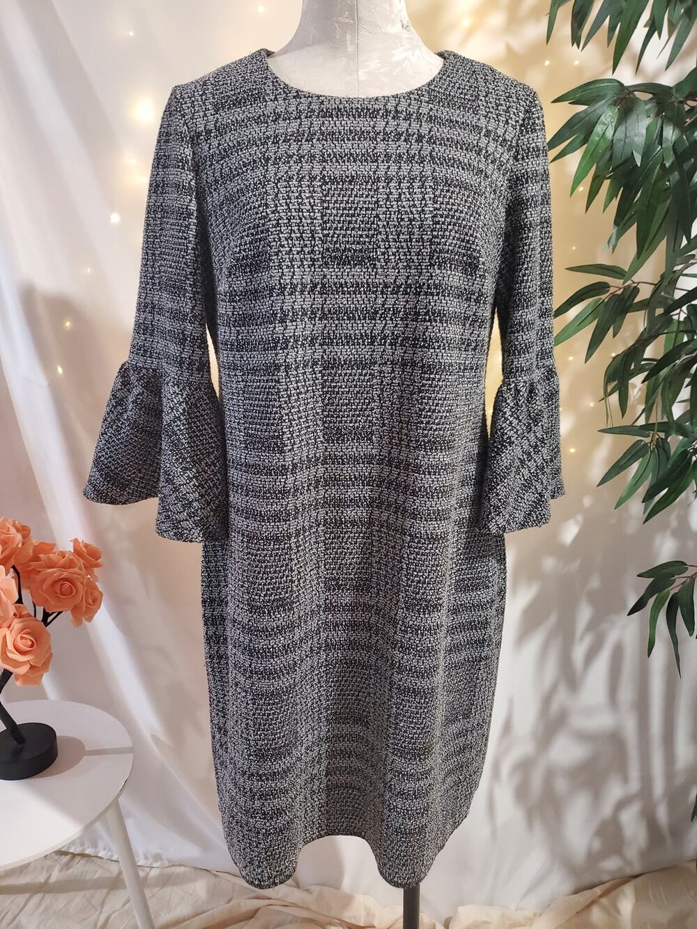 Calvin Klein Tweed Houndstooth Plaid Bell Sleeve Sheath Dress Size 12 Career